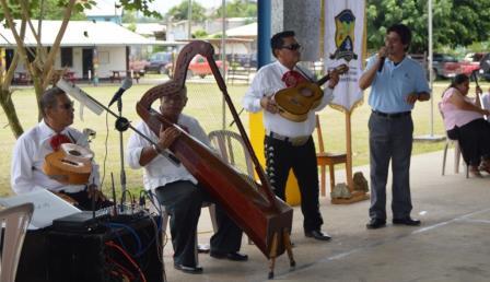 TRÍO DE SON JAROCHO “TIERRA BLANCA”