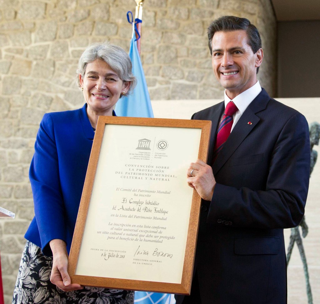 RECIBE EL PRESIDENTE EPN EL CERTIFICADO DE INSCRIPCIÓN A LA LISTA DEL  PATRIMONIO MUNDIAL DEL COMPLEJO HIDRÁULICO DEL ACUEDUCTO DEL PADRE TEMBLEQUE,  OTORGADO POR LA UNESCO