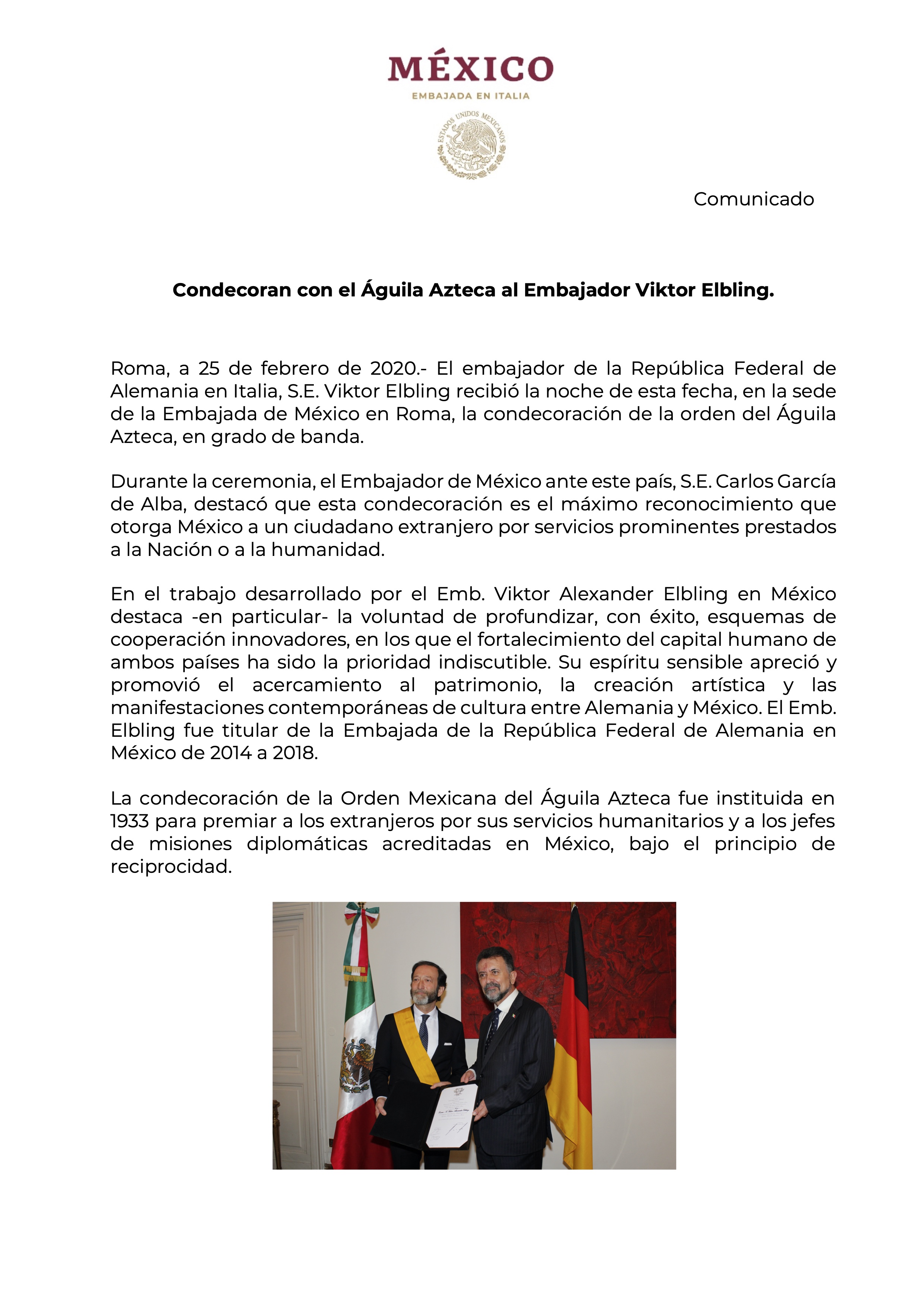 Condecoran con el Águila Azteca al Embajador Viktor Elbling
